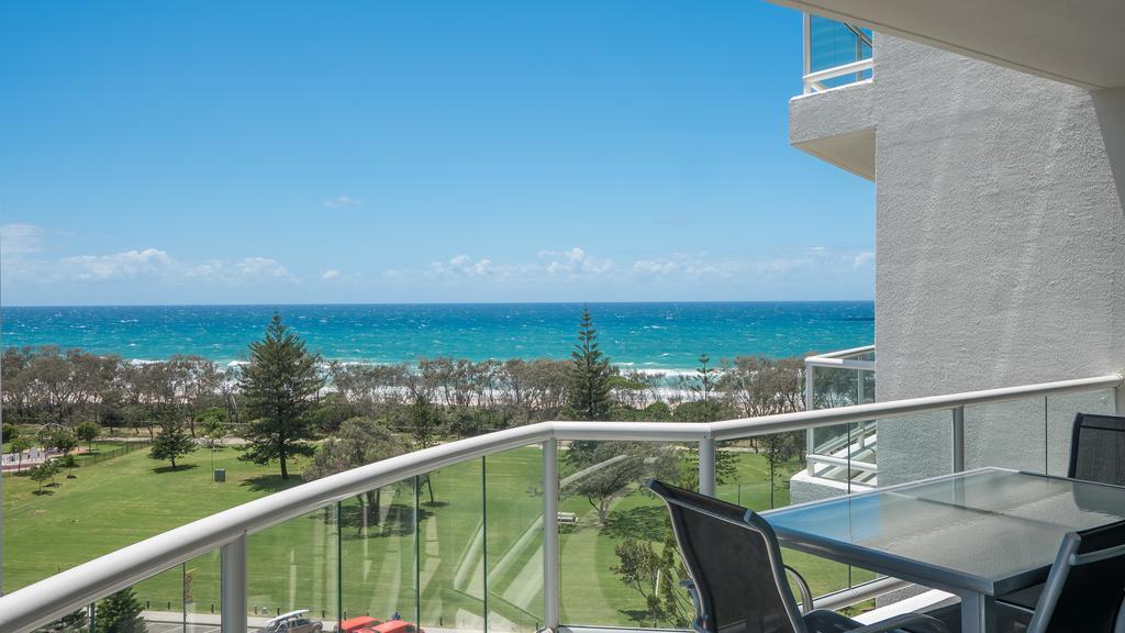 Carmel By The Sea Aparthotel Gold Coast Exterior foto